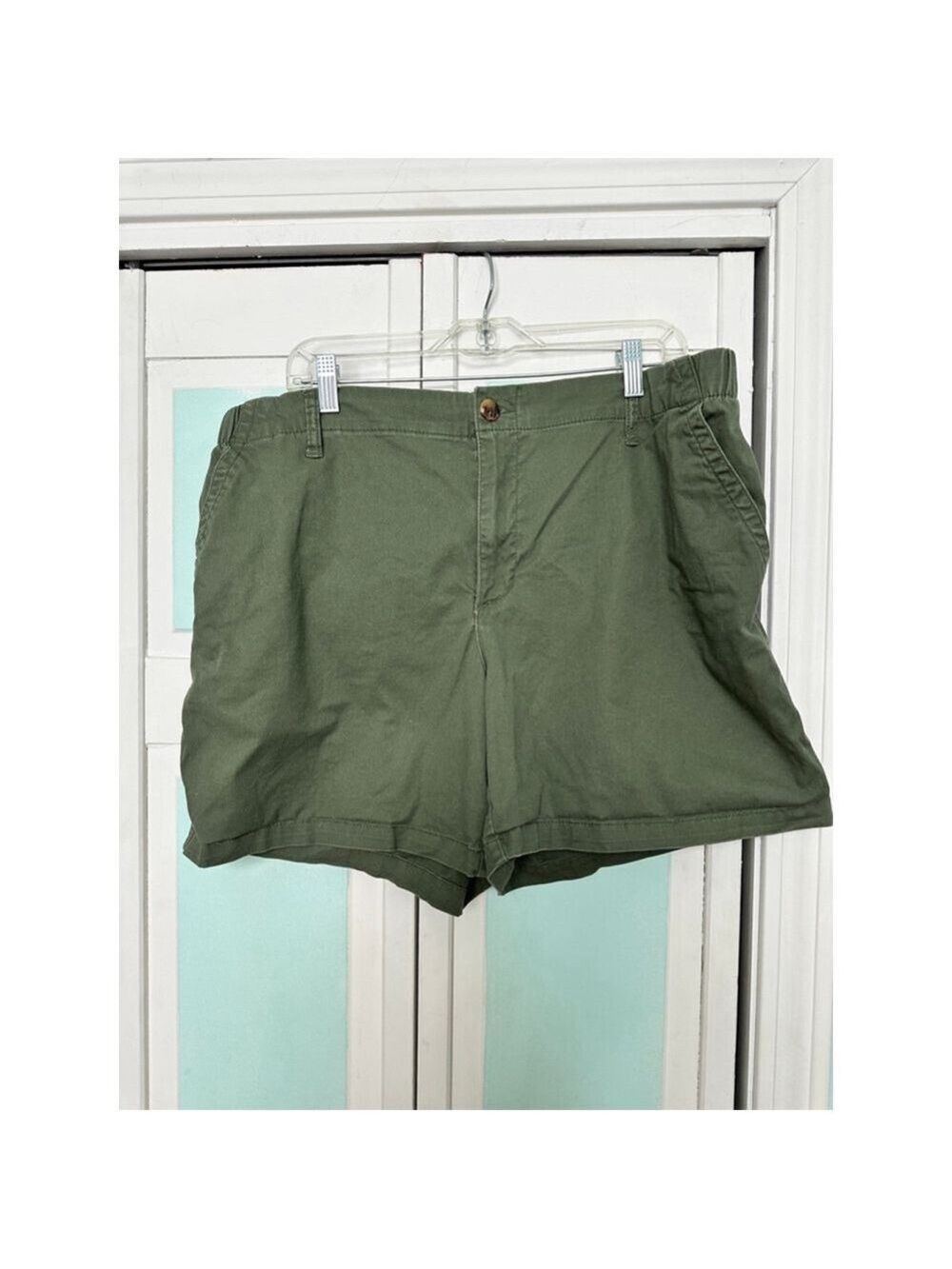 Old Navy Olive Green 5.5” inseam XL shorts with elastic waist